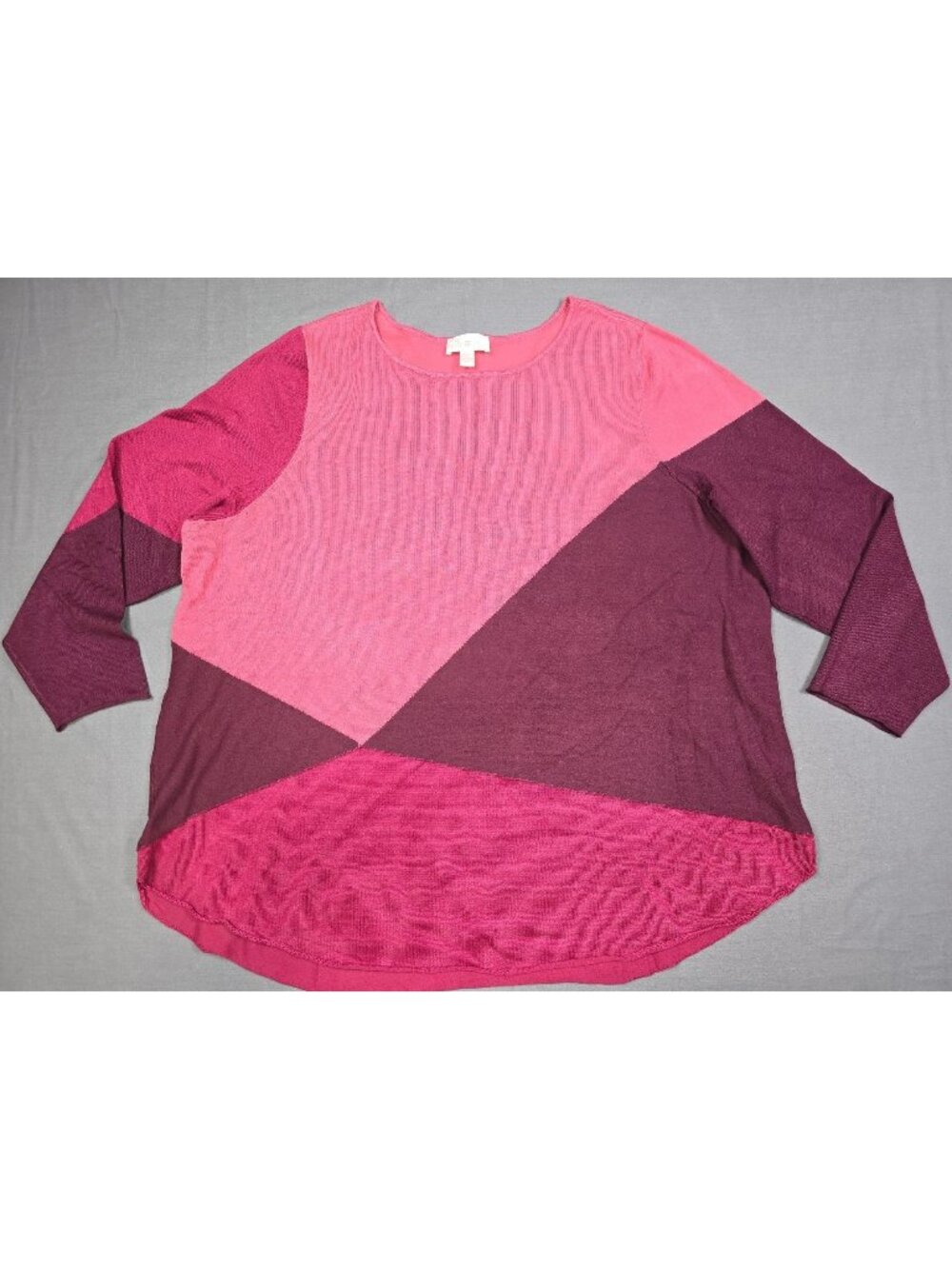 Belle Kim Gravel 2X Geometric Color Block Lightweight Sweater Top Pink & Purple